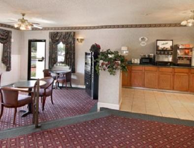 למברטון Rodeway Inn מראה פנימי תמונה