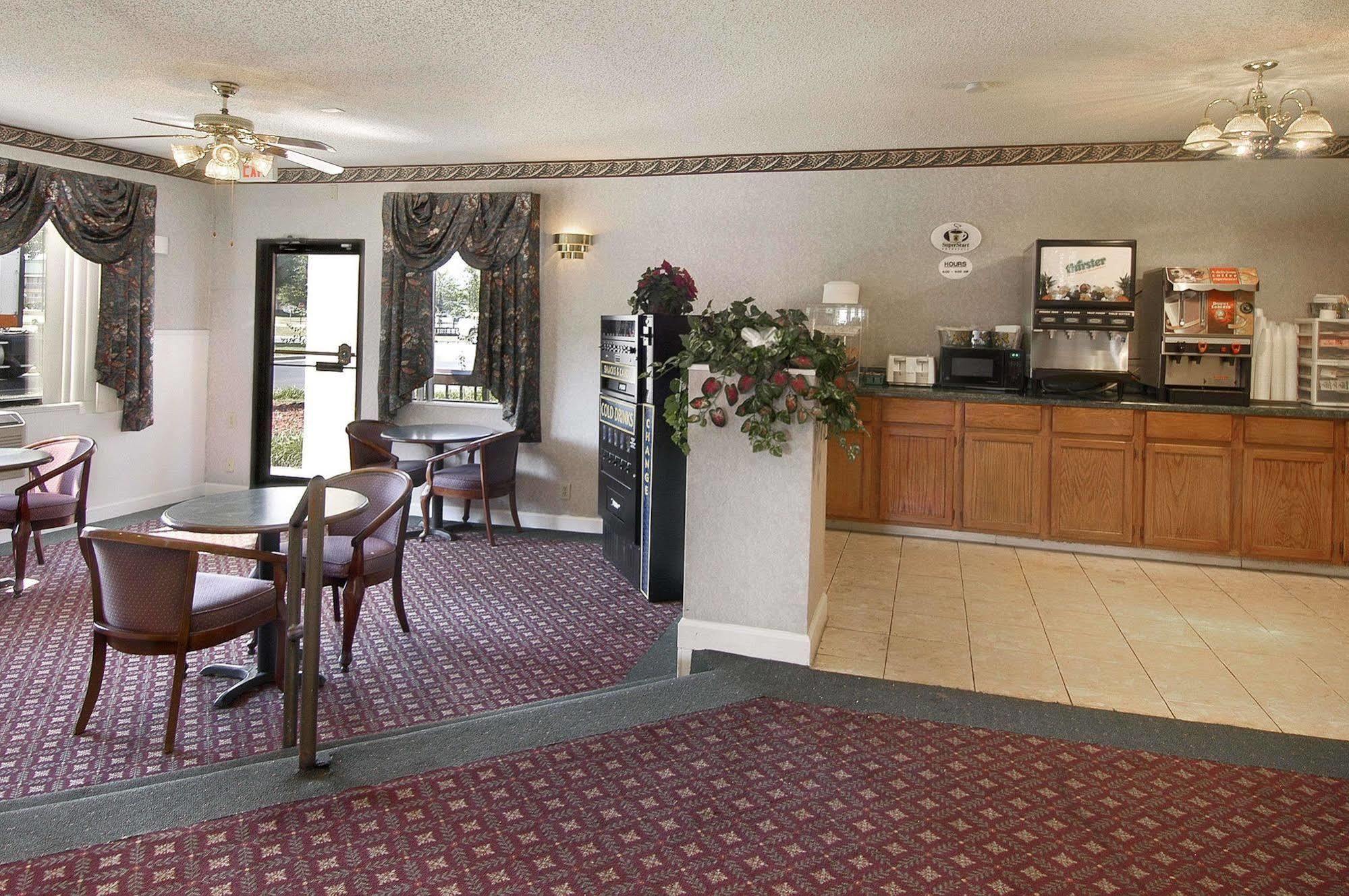 למברטון Rodeway Inn מראה חיצוני תמונה